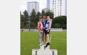 Podium d'Andréa avec Yanis Aroudj (1er) et Hugo Cadot (3ème).